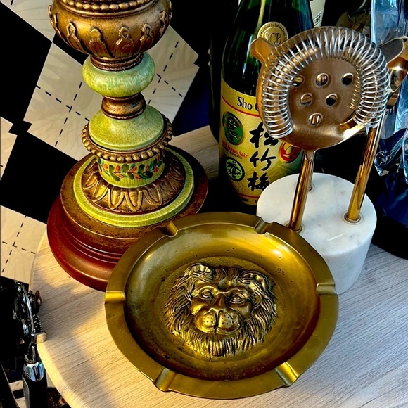 Vintage Brass Lion Ashtray – Statement Piece for Bar Carts & Decor - Picture 10 of 12